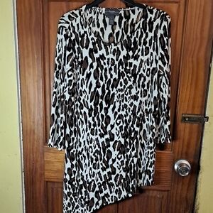 Chico's Black and White Asymmetrical Tunic Top